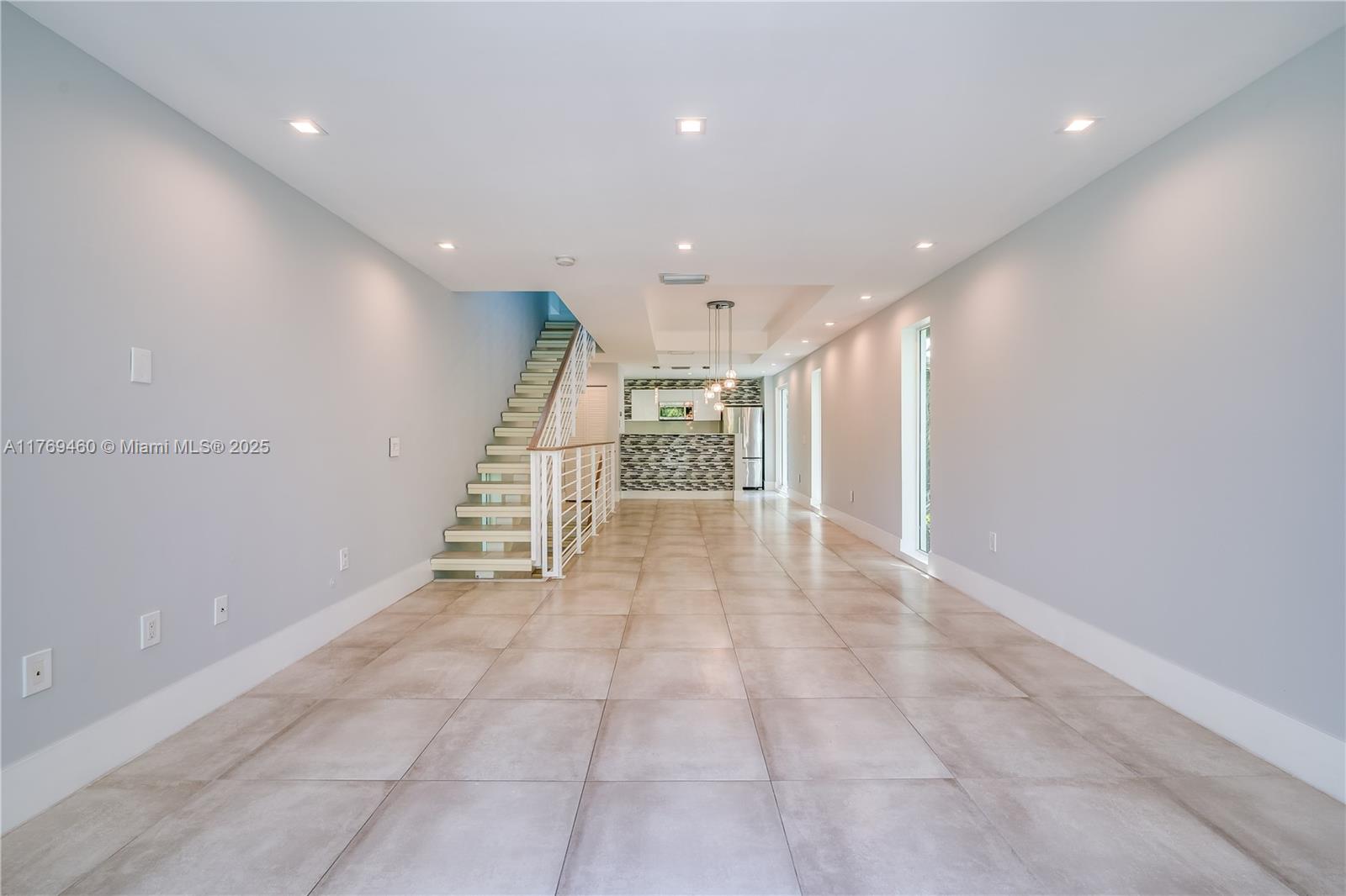 ESSENZA AT 1410 EUCLID CO - Residential Lease