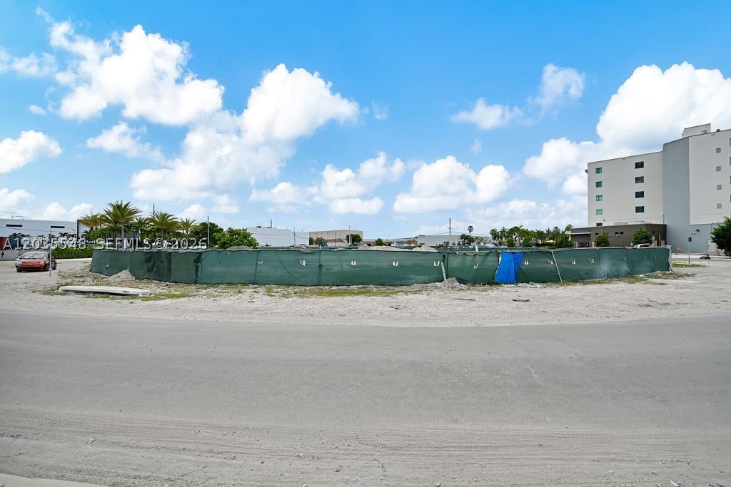 HAMPTON PARK - Commercial Sale