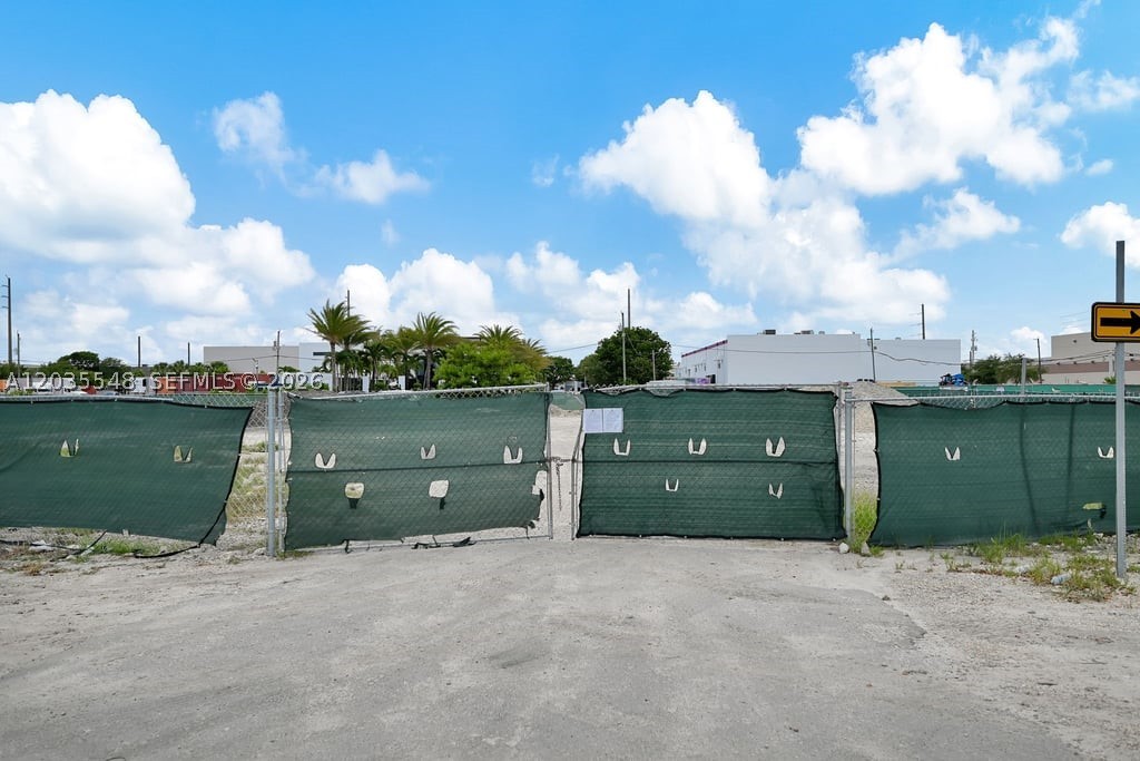HAMPTON PARK - Commercial Sale