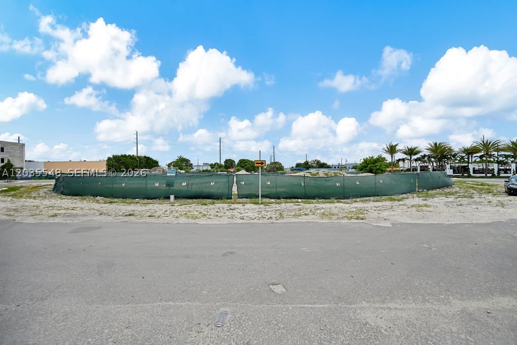 HAMPTON PARK - Commercial Sale