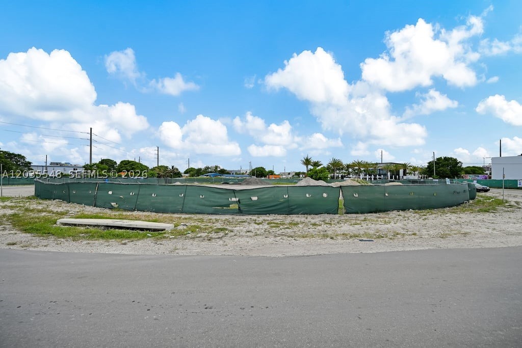 HAMPTON PARK - Commercial Sale