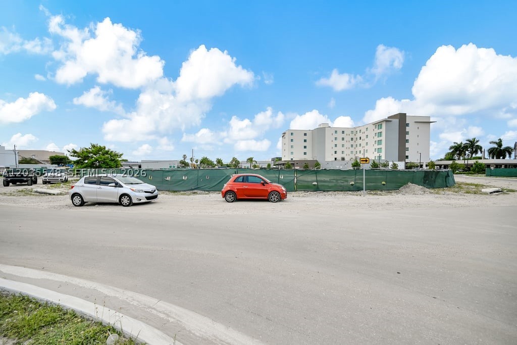 HAMPTON PARK - Commercial Sale