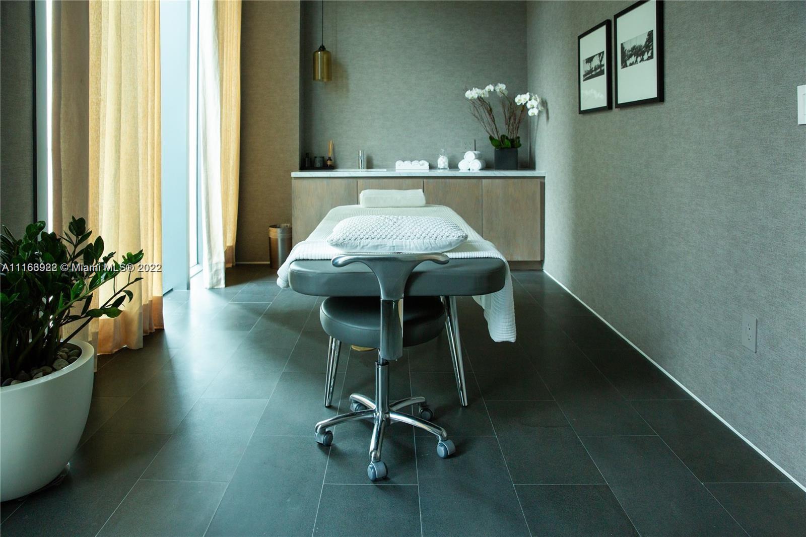 GRAN PARAISO CONDO - Residential