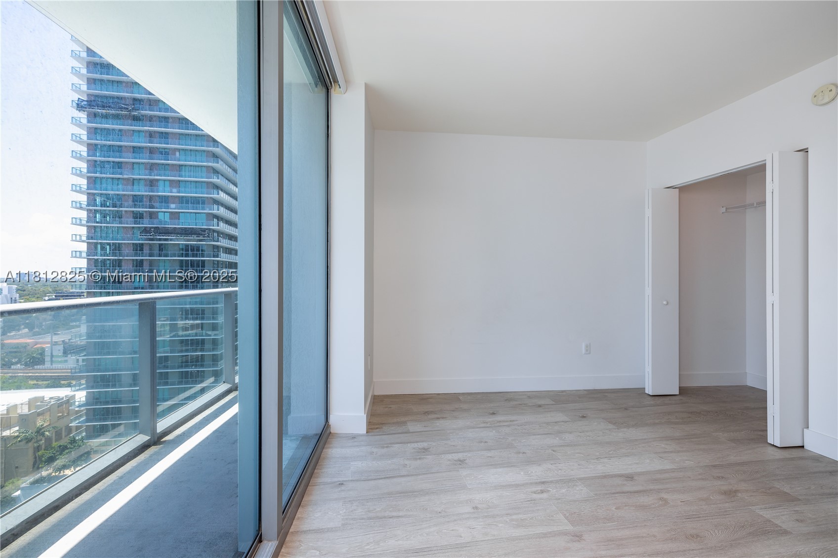1100 MILLECENTO RESIDENCE - Residential