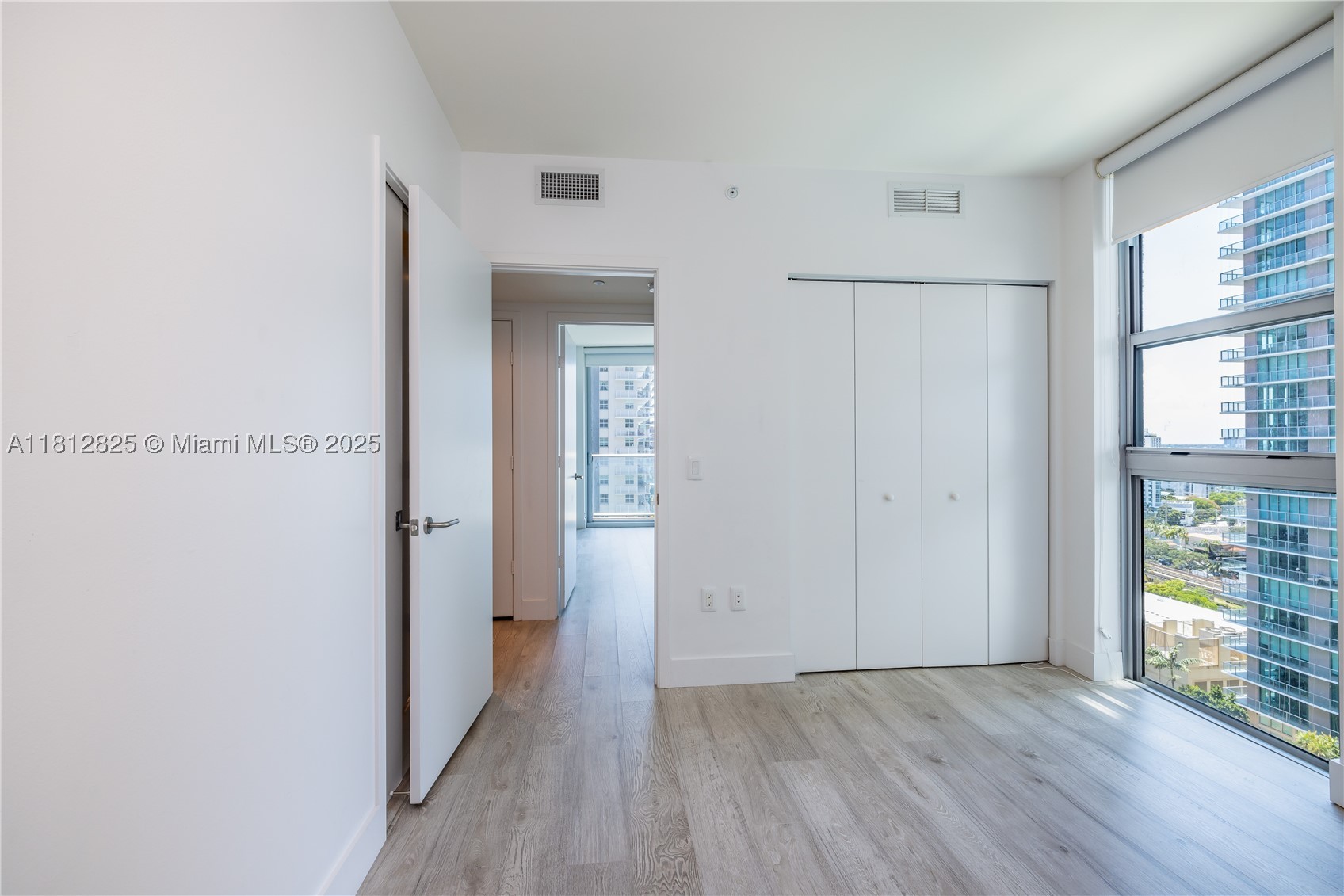 1100 MILLECENTO RESIDENCE - Residential