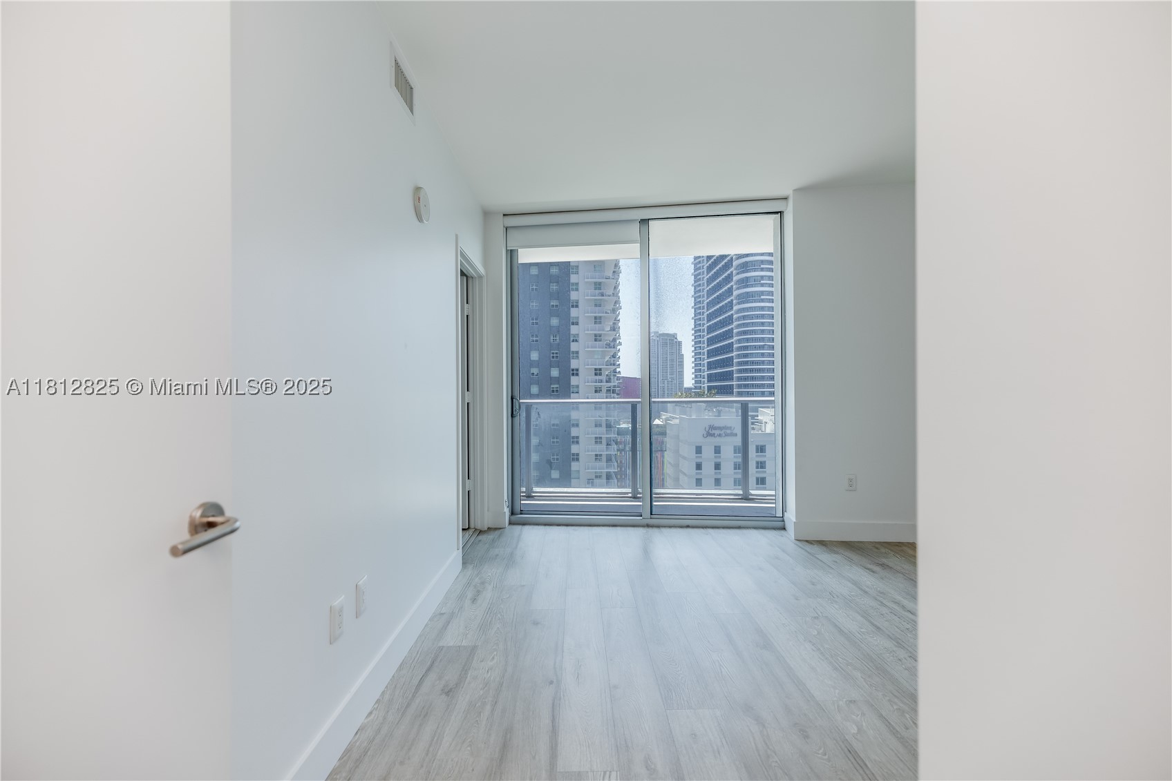1100 MILLECENTO RESIDENCE - Residential