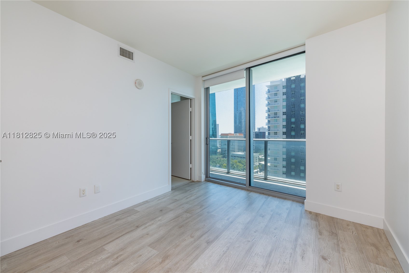 1100 MILLECENTO RESIDENCE - Residential