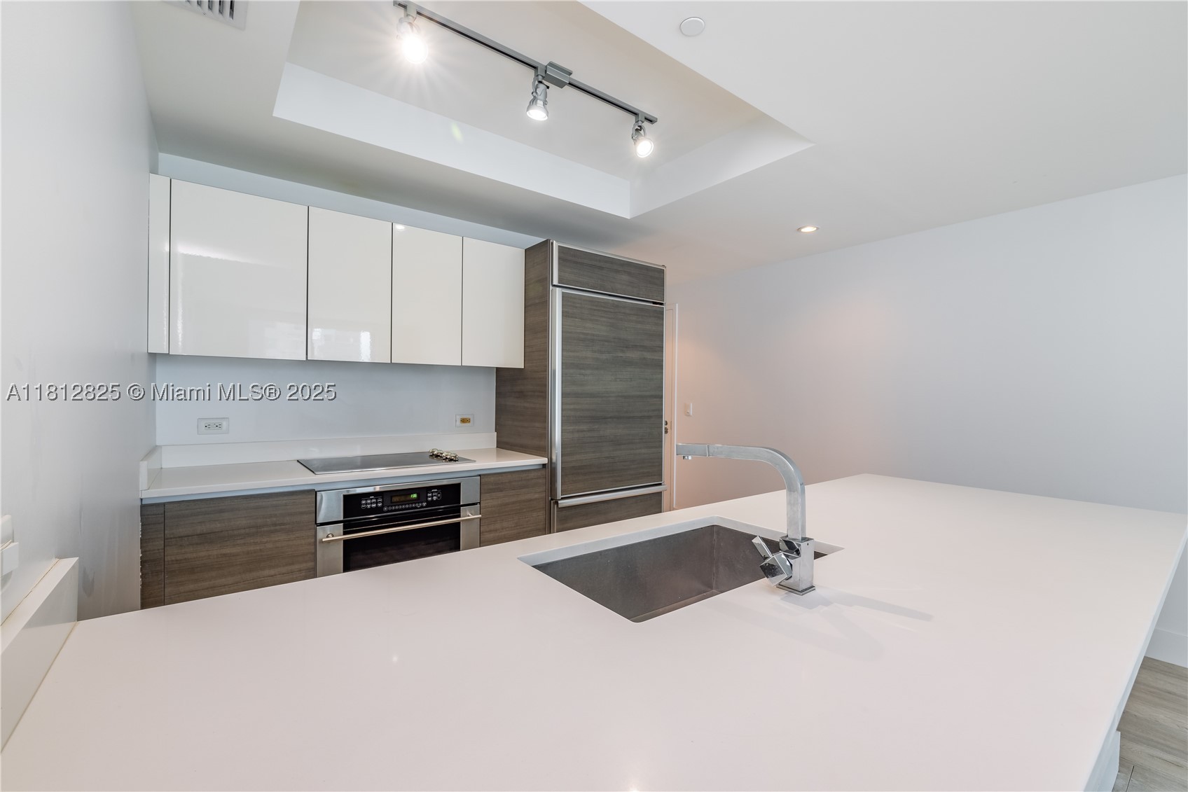 1100 MILLECENTO RESIDENCE - Residential