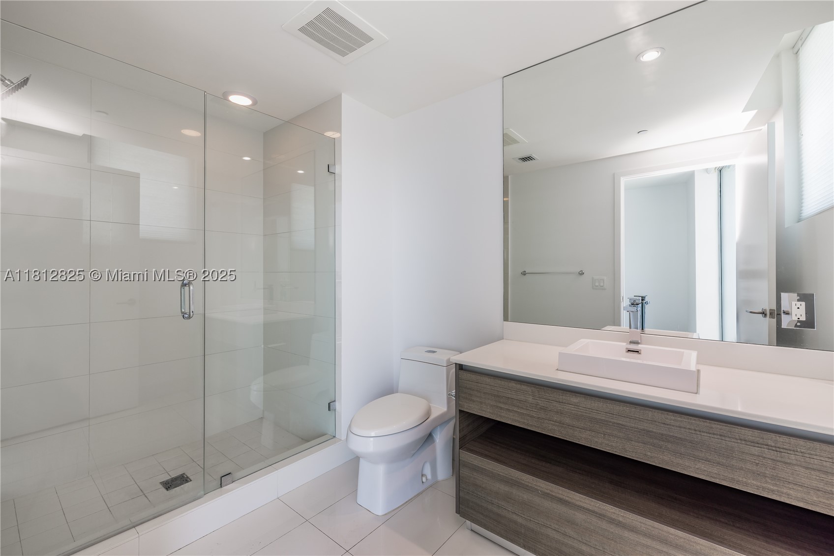 1100 MILLECENTO RESIDENCE - Residential