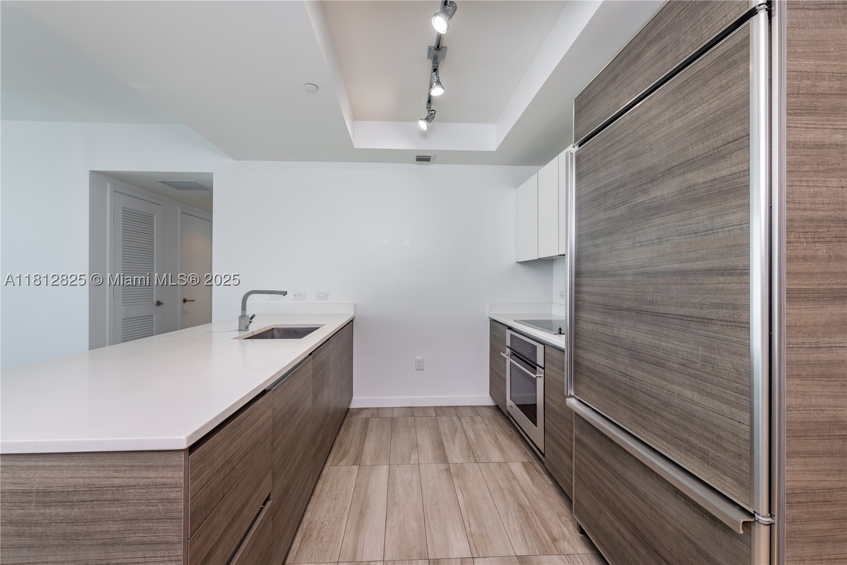 1100 MILLECENTO RESIDENCE - Residential