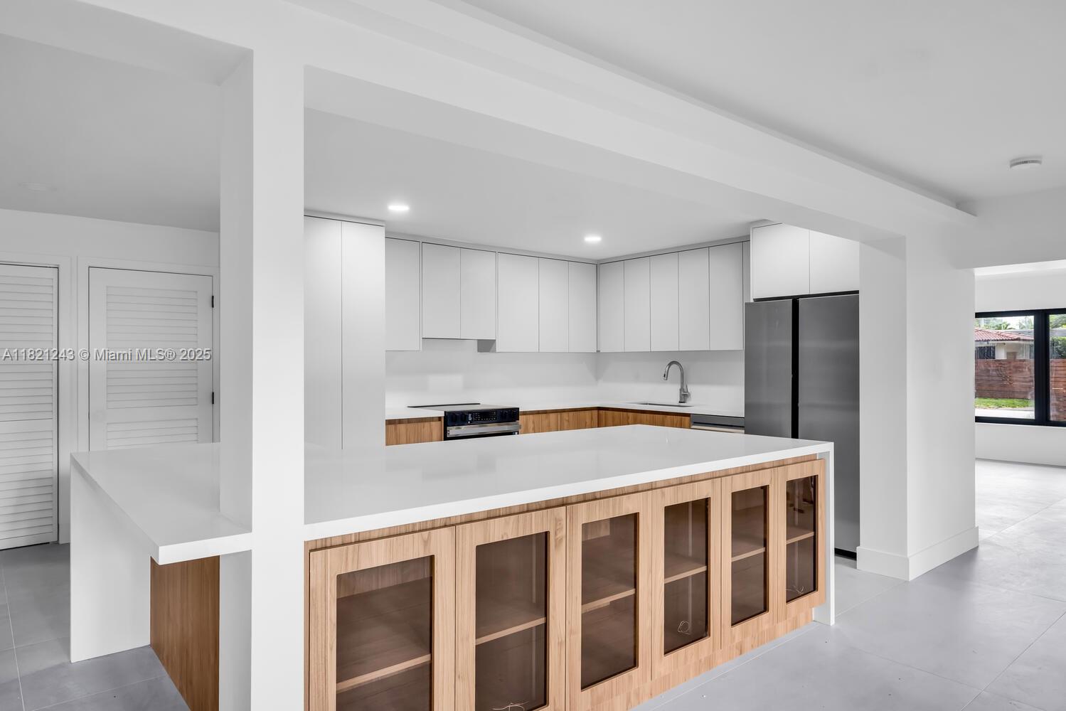 CHARMING Mia Shores - Residential