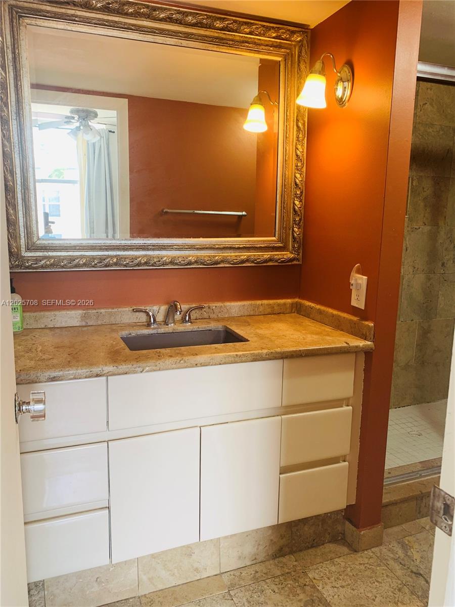 NORTHGATE TOWNHOUSE CONDO - Residential