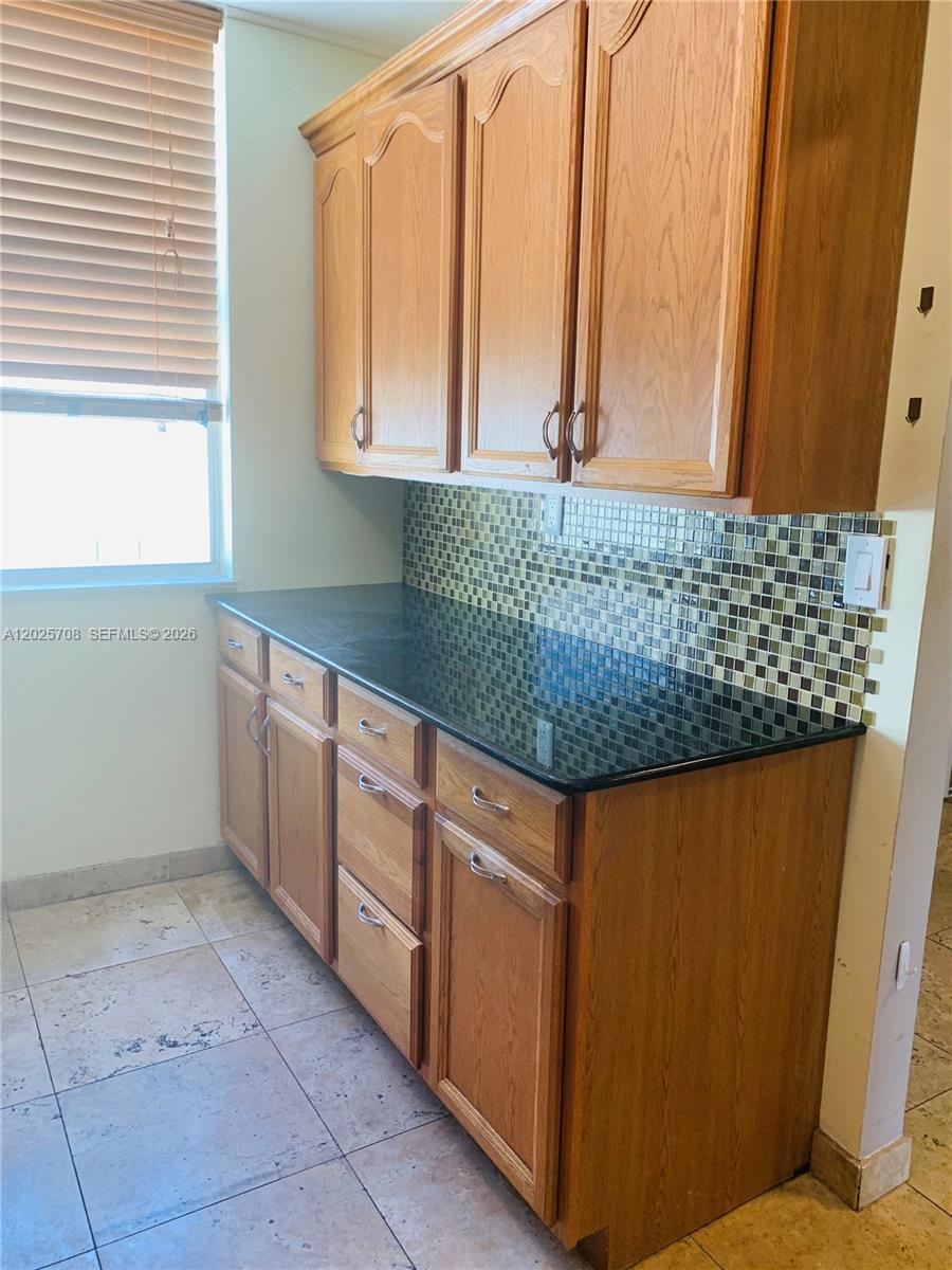 NORTHGATE TOWNHOUSE CONDO - Residential