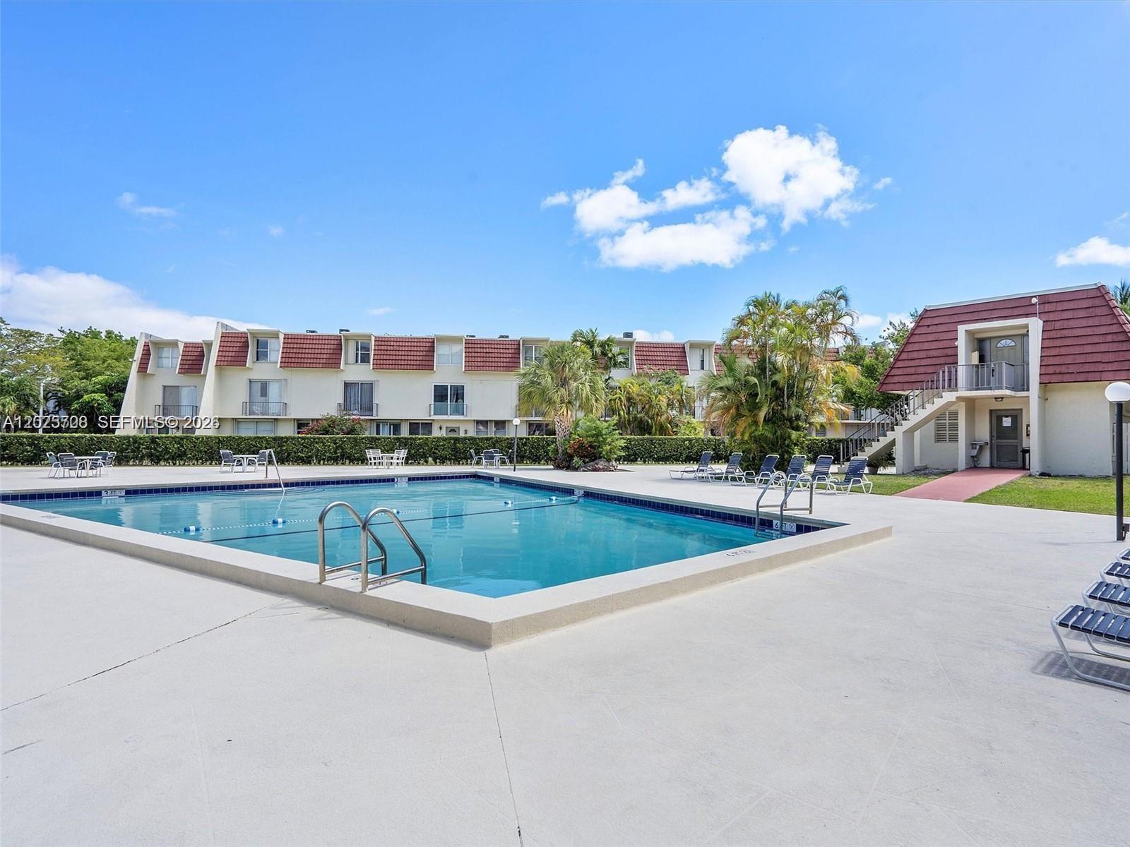 NORTHGATE TOWNHOUSE CONDO - Residential