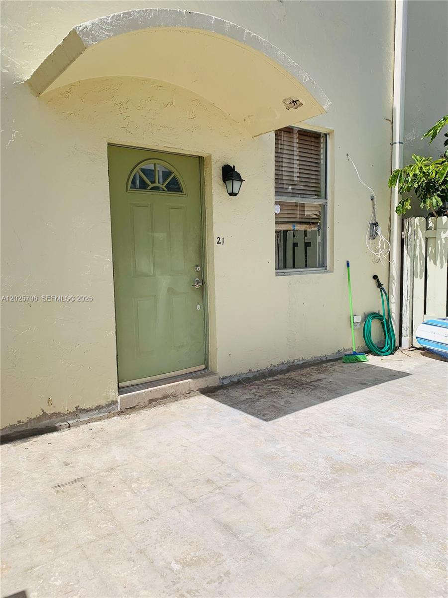 NORTHGATE TOWNHOUSE CONDO - Residential