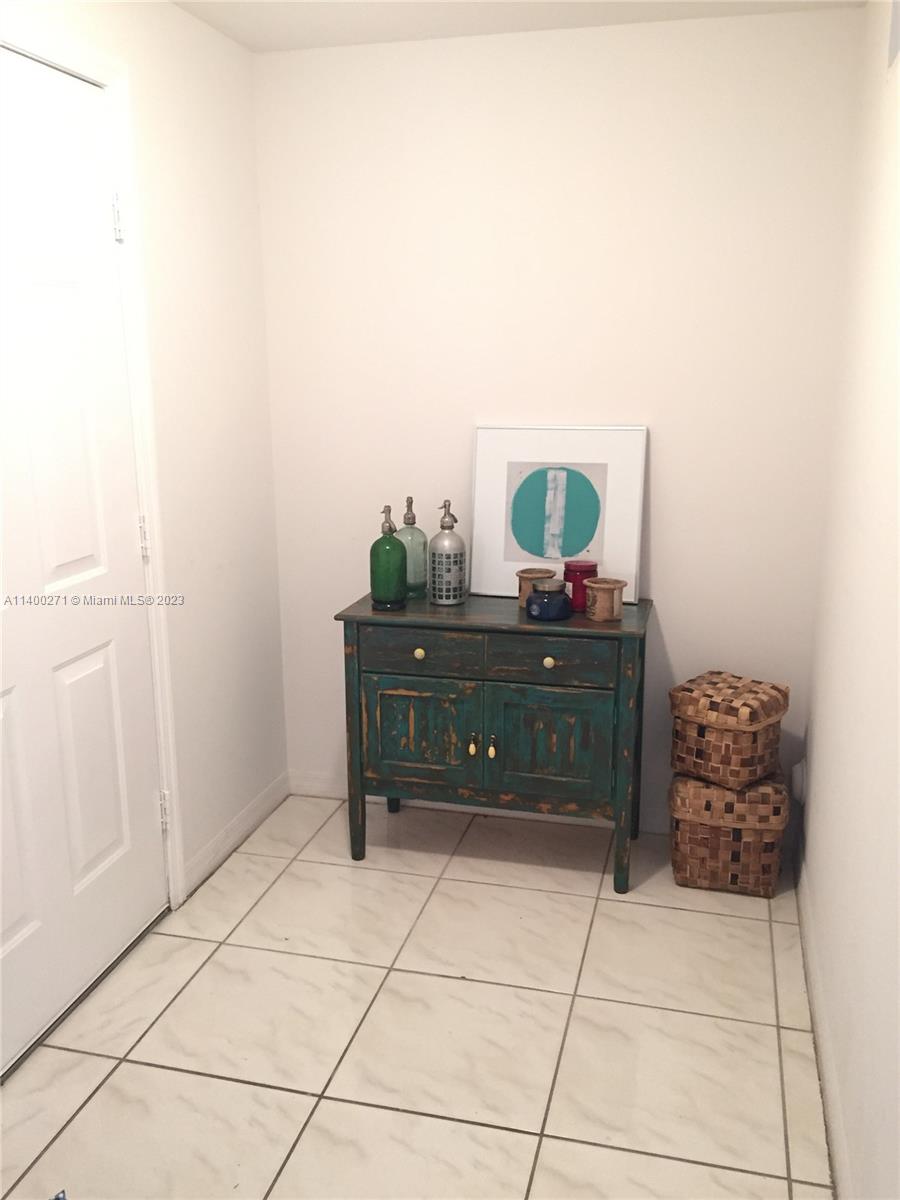 TIFFANY OF KENDALL CONDO - Residential Lease