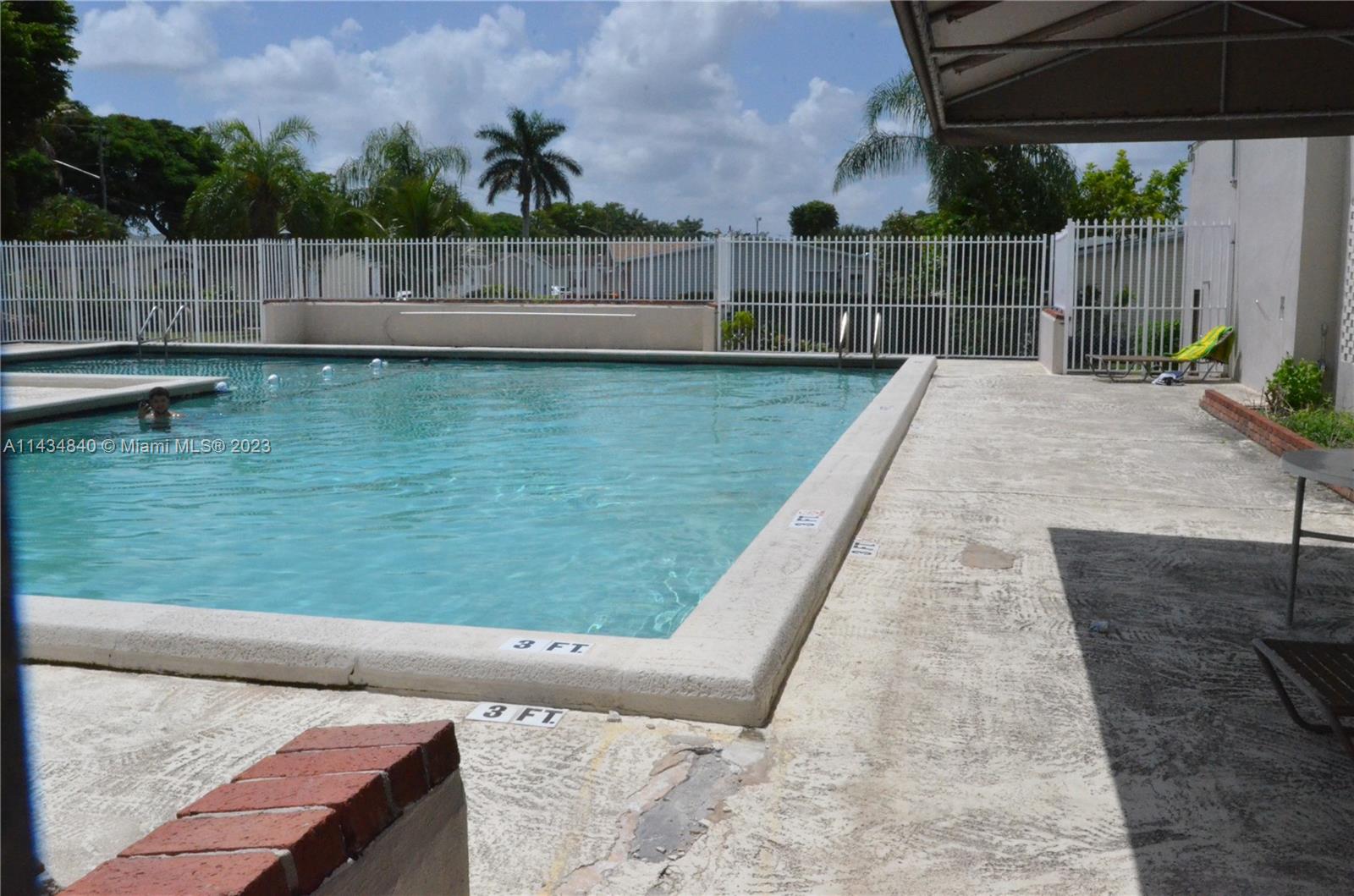 COCOWALK ESTATES - Residential Lease