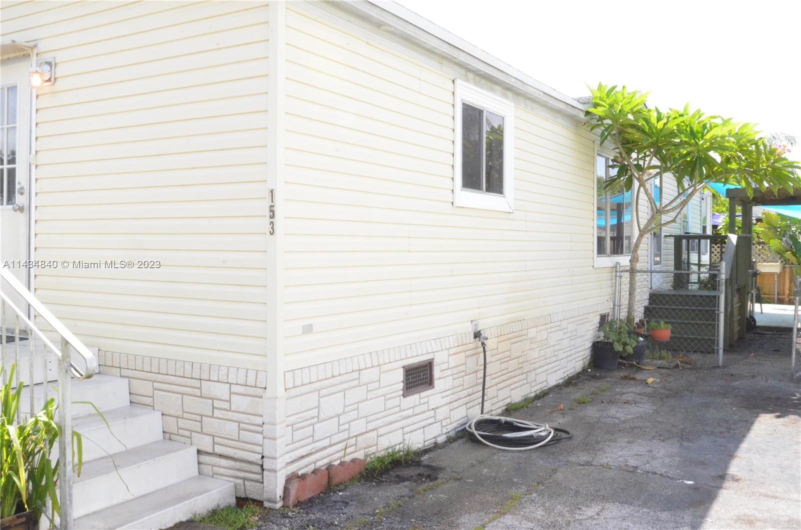 COCOWALK ESTATES - Residential Lease