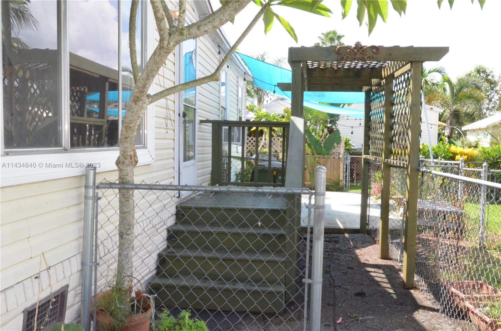 COCOWALK ESTATES - Residential Lease