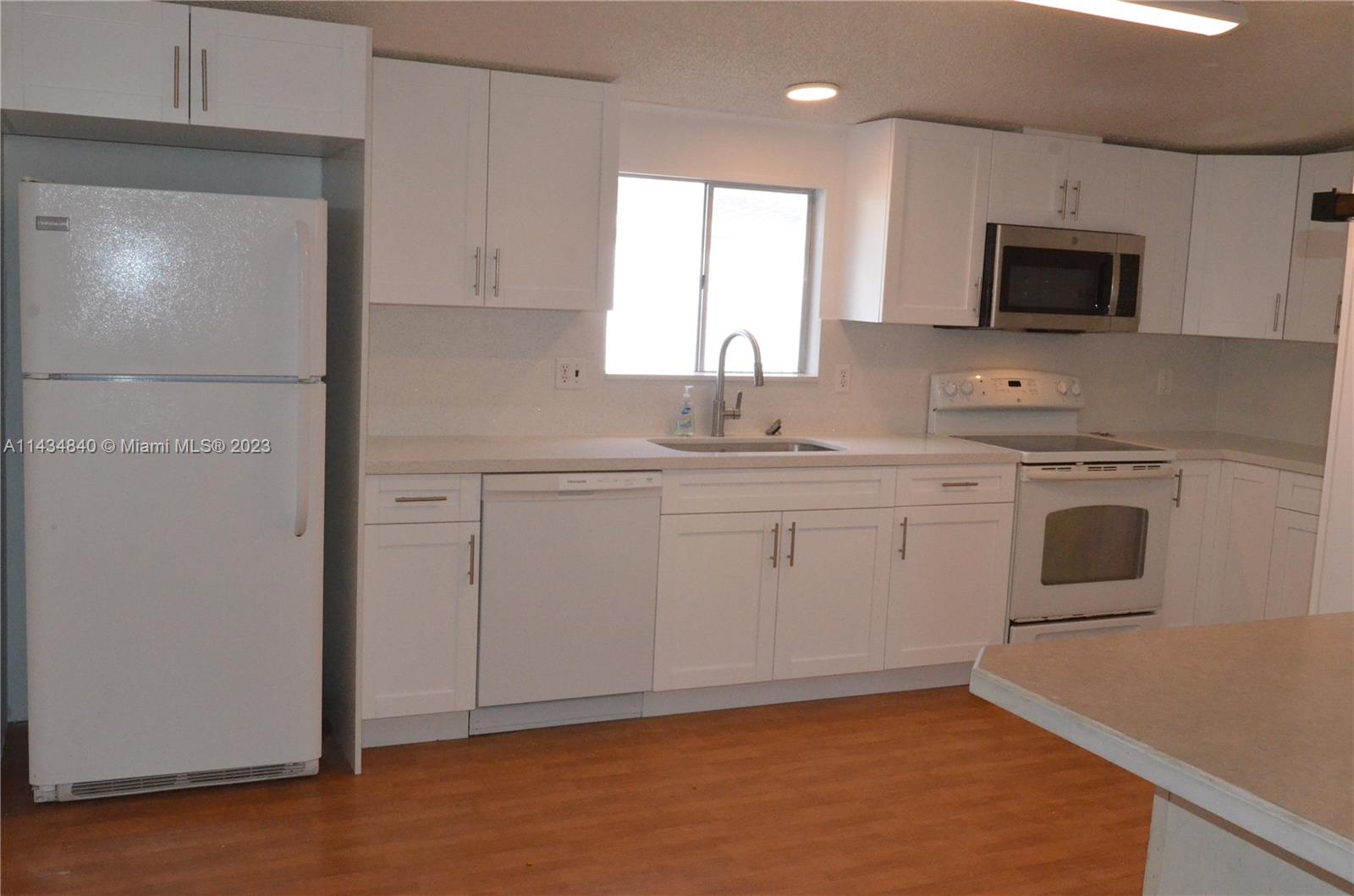 COCOWALK ESTATES - Residential Lease