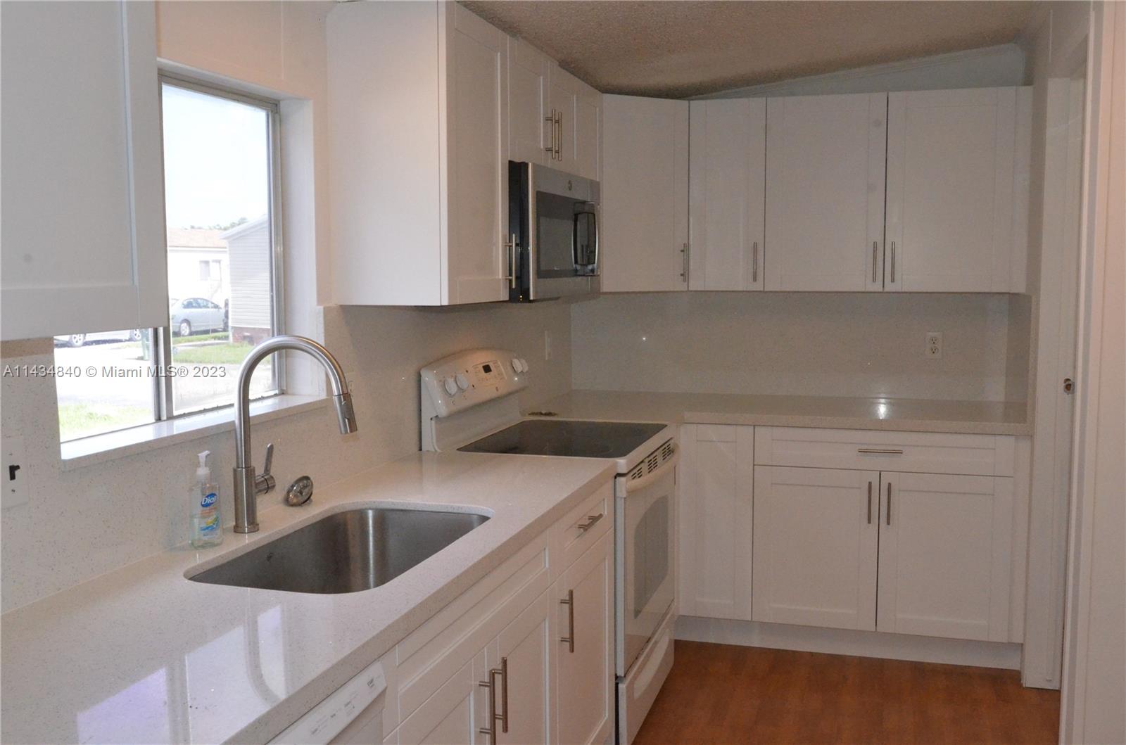 COCOWALK ESTATES - Residential Lease