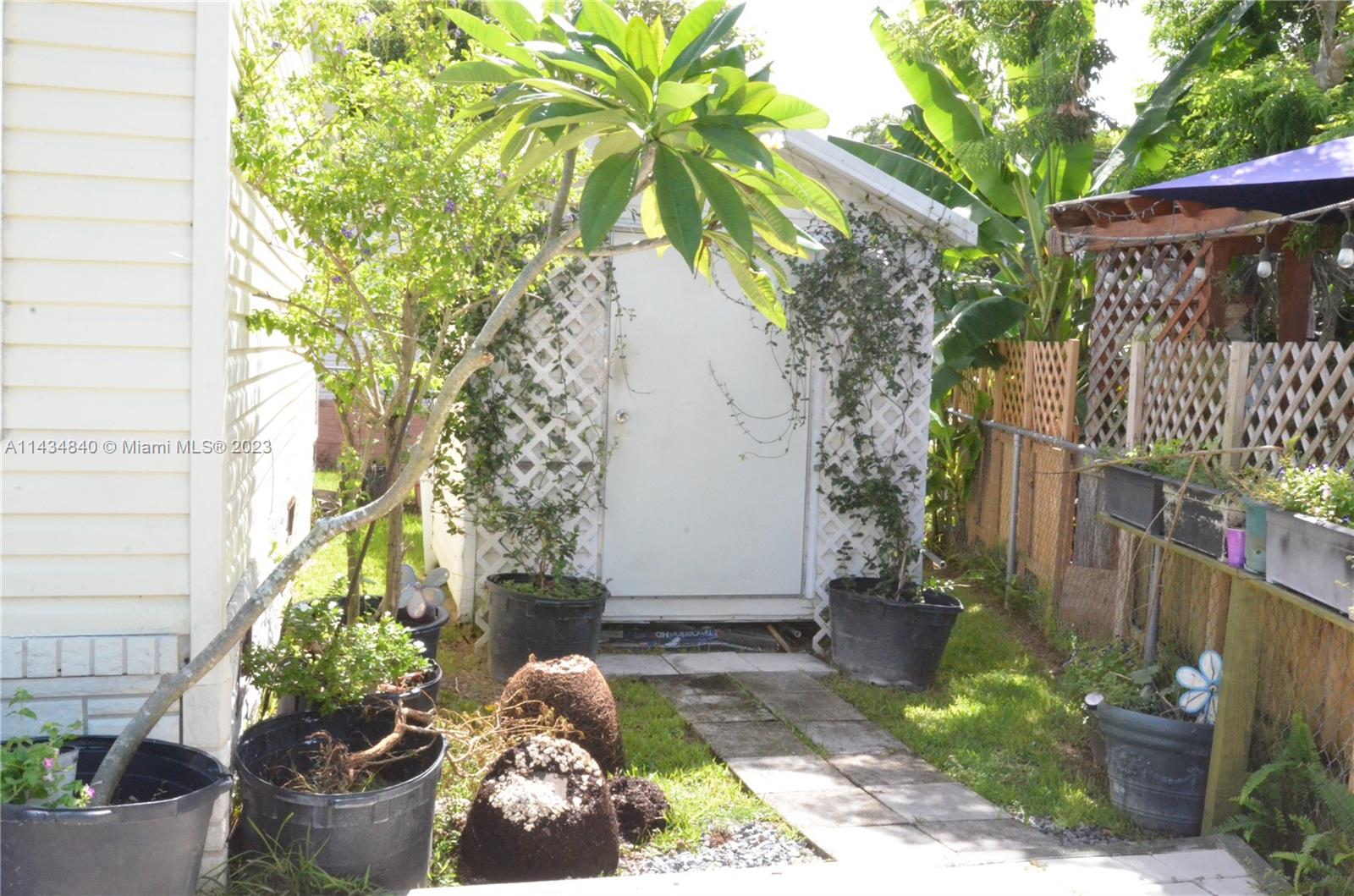COCOWALK ESTATES - Residential Lease