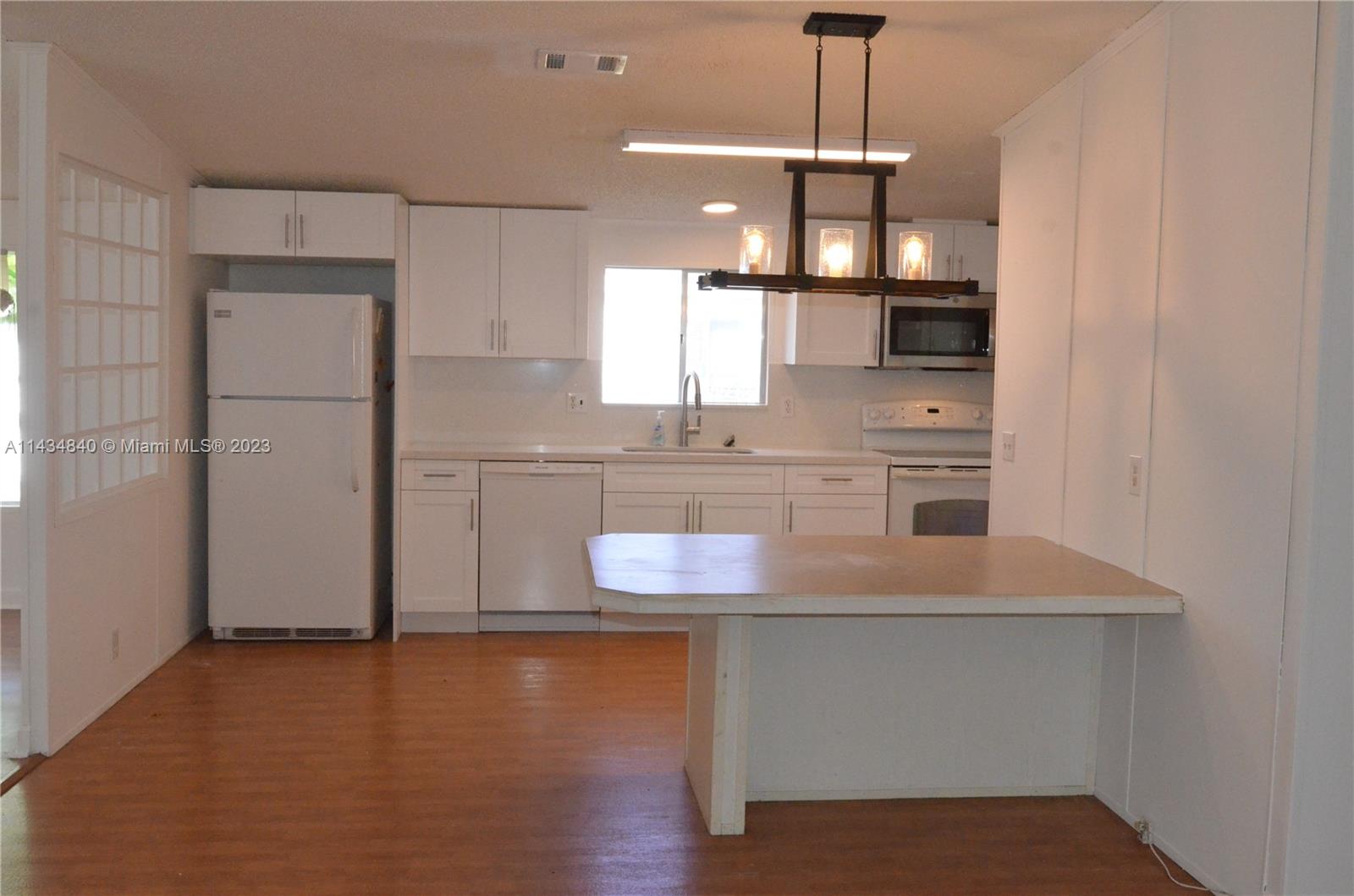 COCOWALK ESTATES - Residential Lease