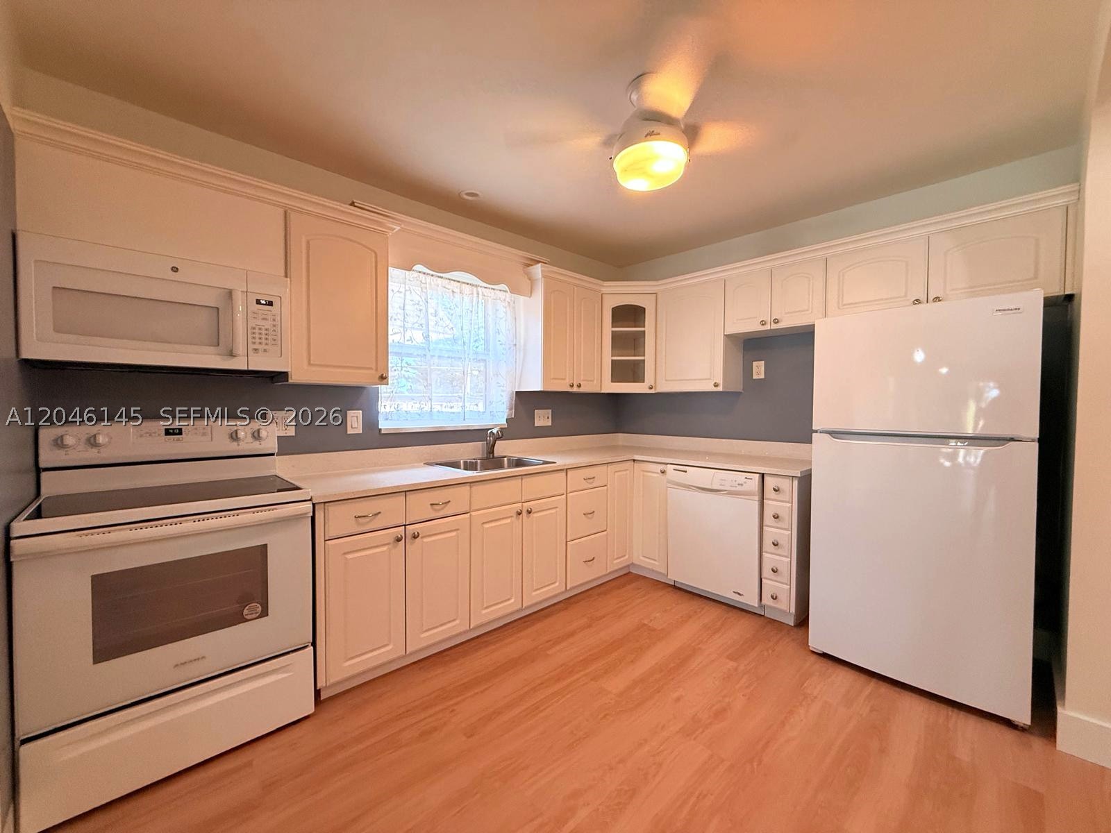 PINEWOOD CONDO - Residential Lease