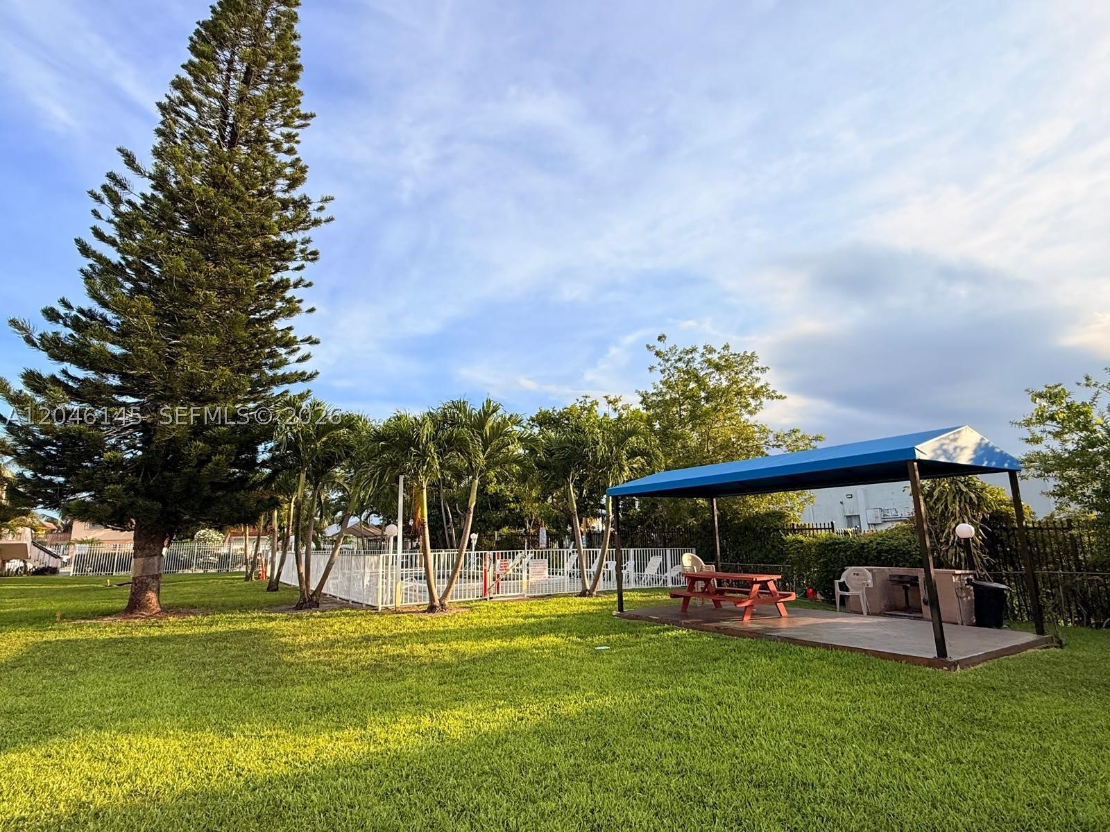 PINEWOOD CONDO - Residential Lease
