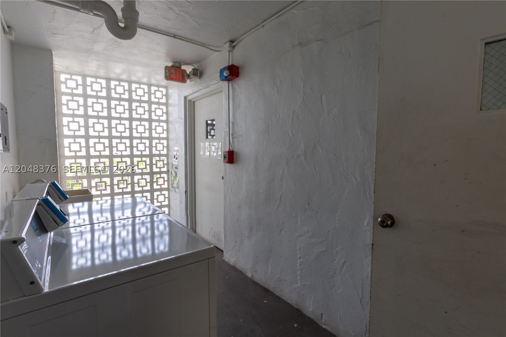 1750 JAMES APARTMENTS CON - Residential Lease