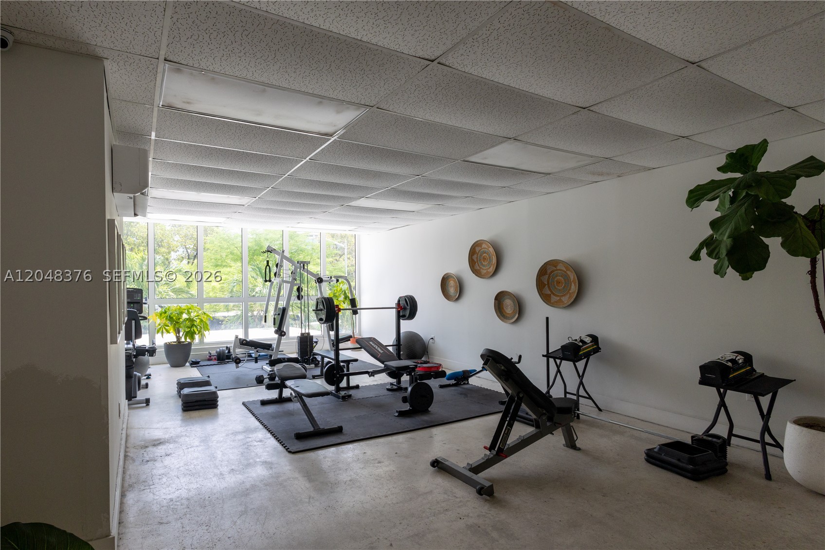 1750 JAMES APARTMENTS CON - Residential Lease