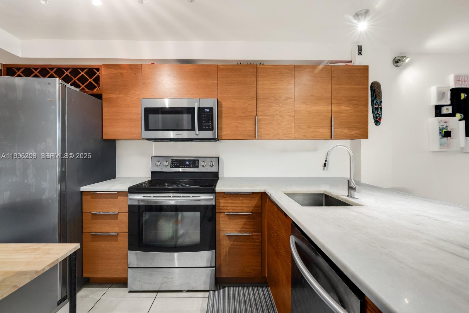 NIRVANA CONDO NO ONE COND - Residential