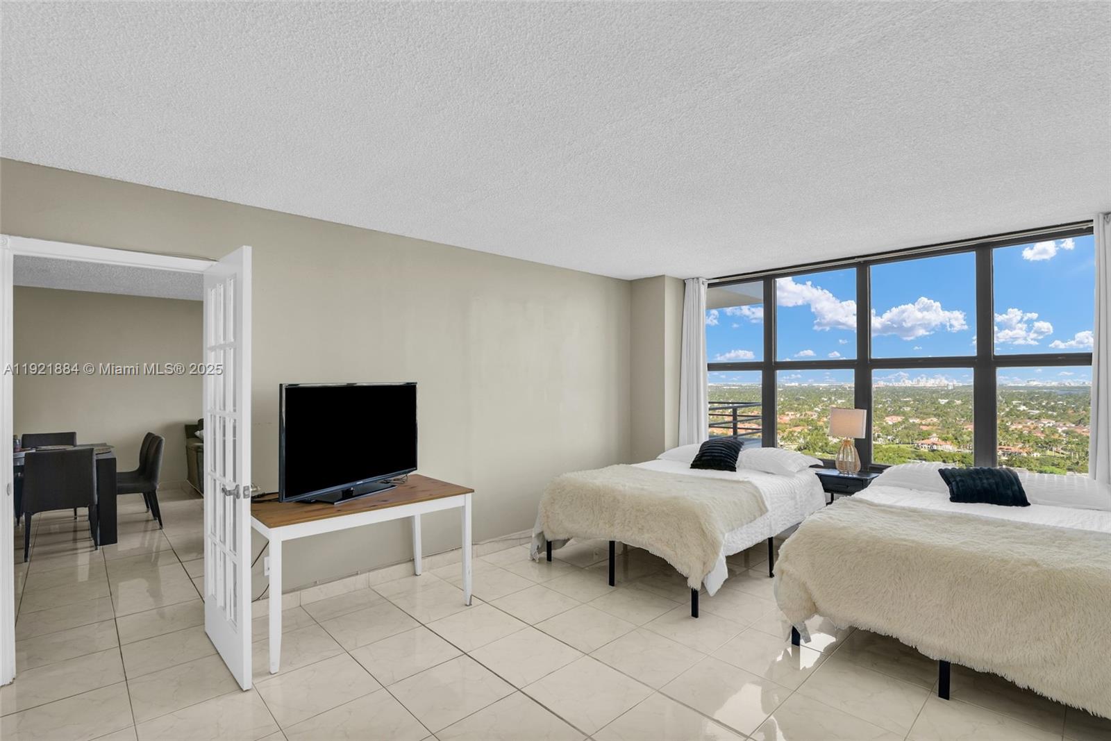 OLYMPUS CONDO PHASE - Residential