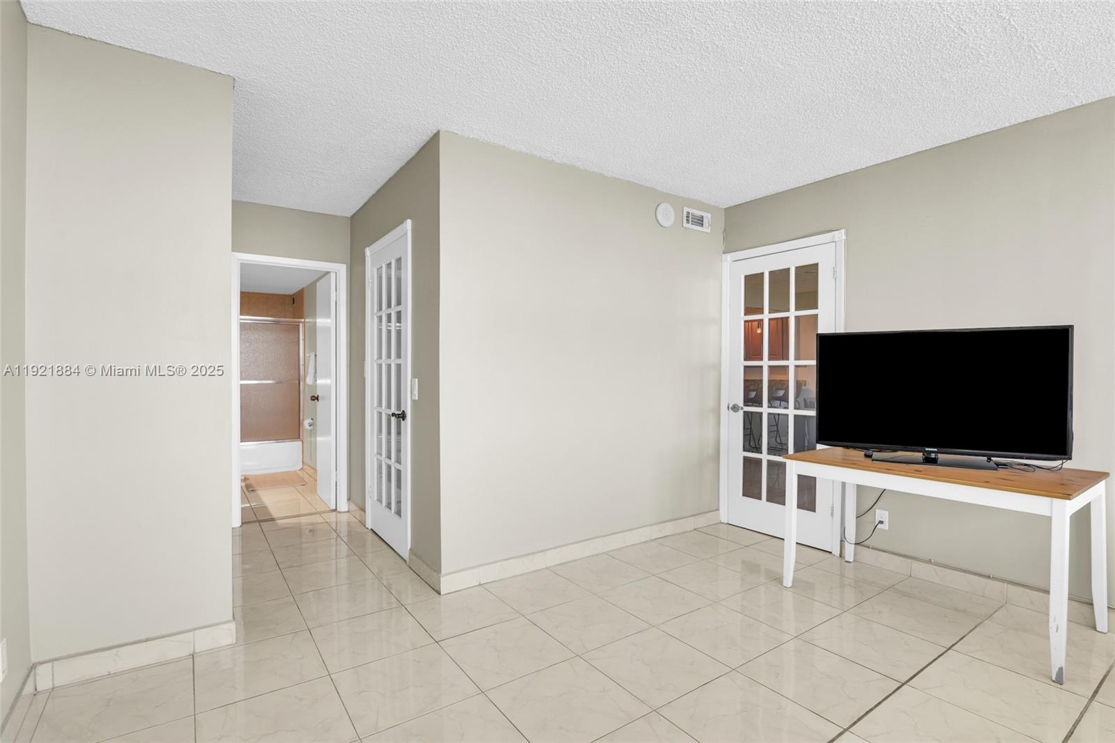 OLYMPUS CONDO PHASE - Residential