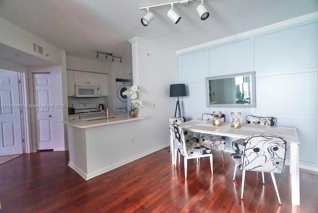 Porto Bellagio Condo - Residential