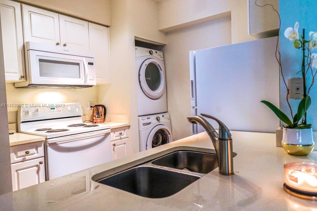 Porto Bellagio Condo - Residential