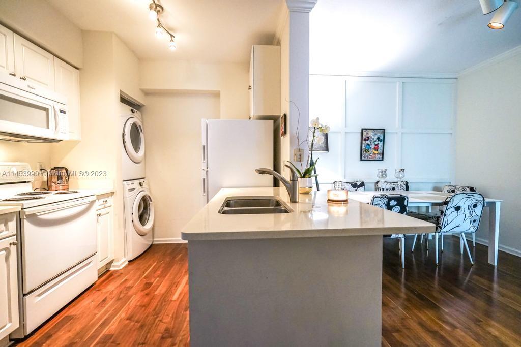 Porto Bellagio Condo - Residential