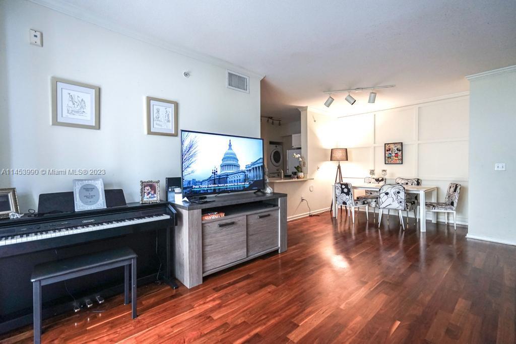 Porto Bellagio Condo - Residential
