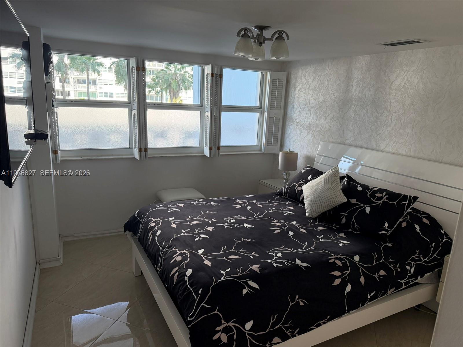 EVERGLADES HOUSE CONDO - Residential