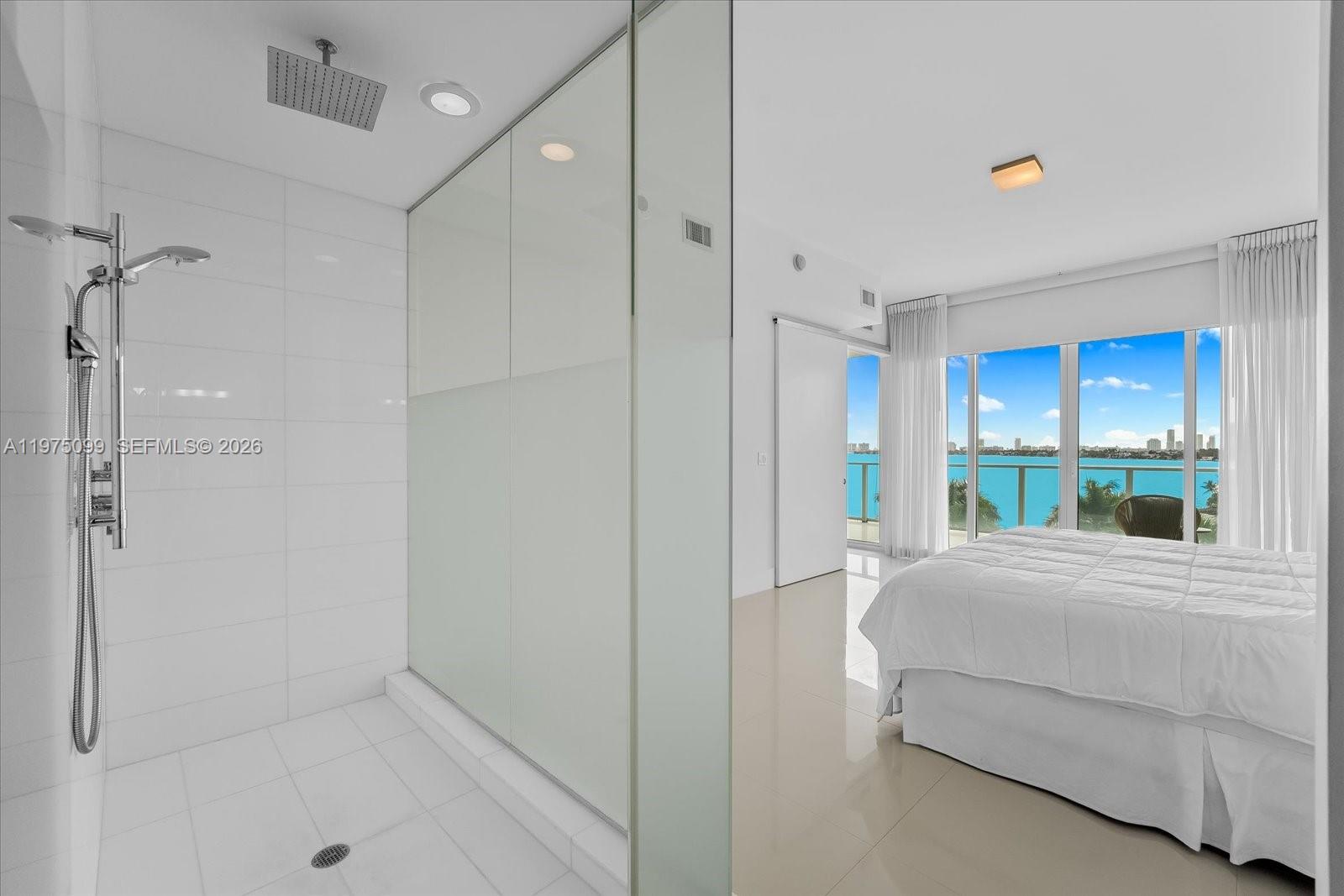 PARAMOUNT BAY CONDO - Residential Lease