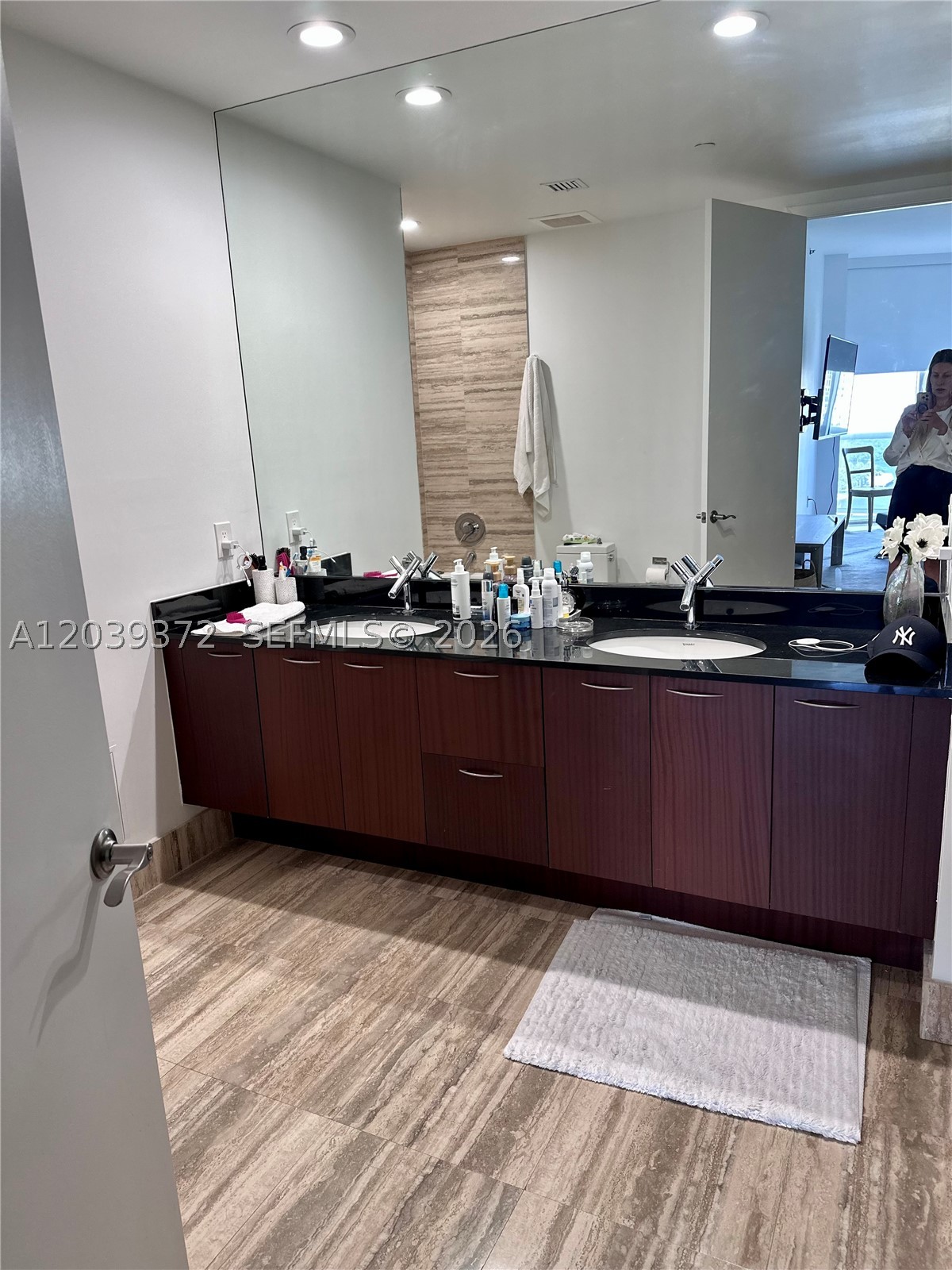 TDR TOWER III CONDO - Residential
