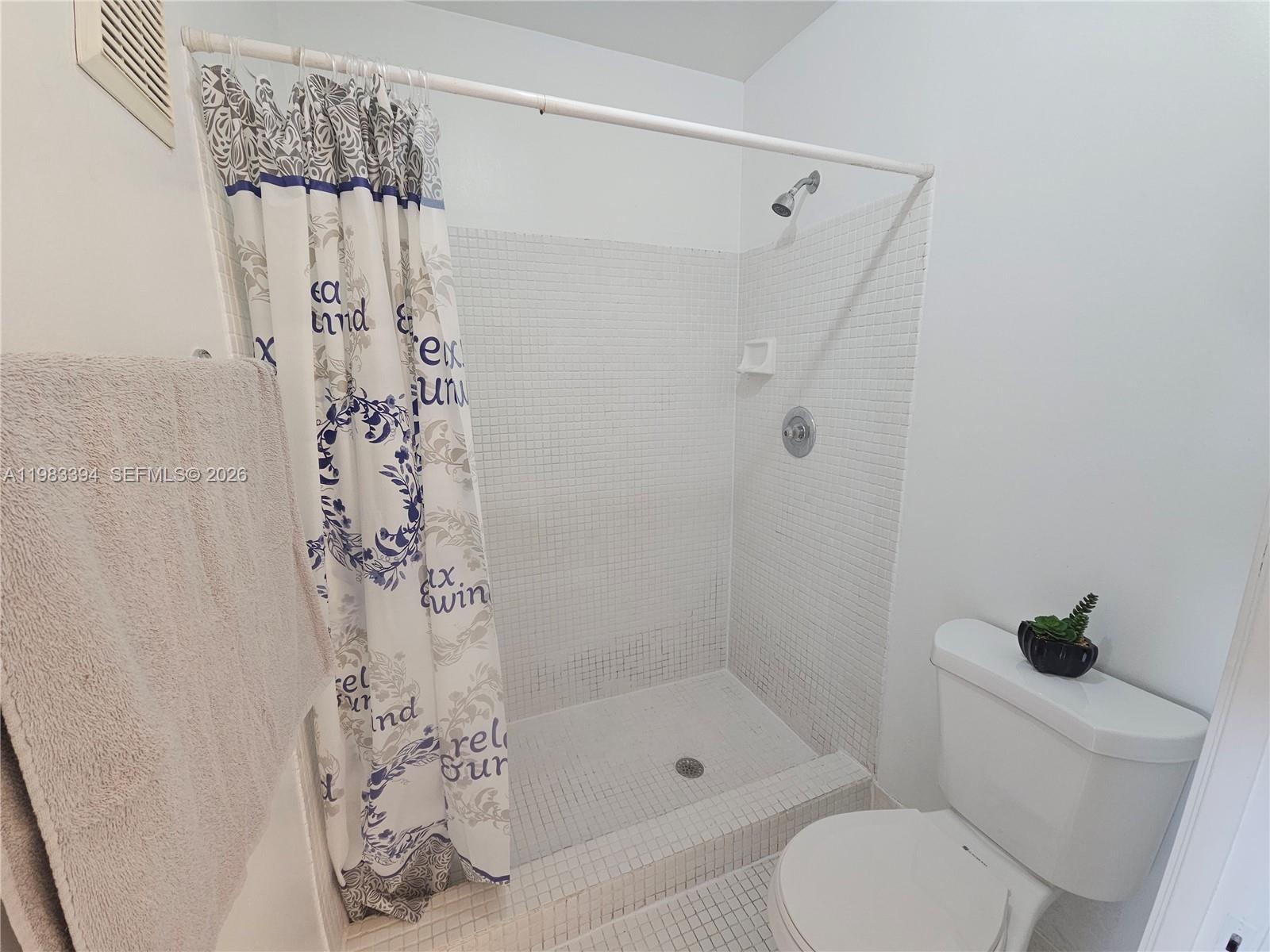 LAKEVIEW AT THE HAMMOCKS - Residential Lease