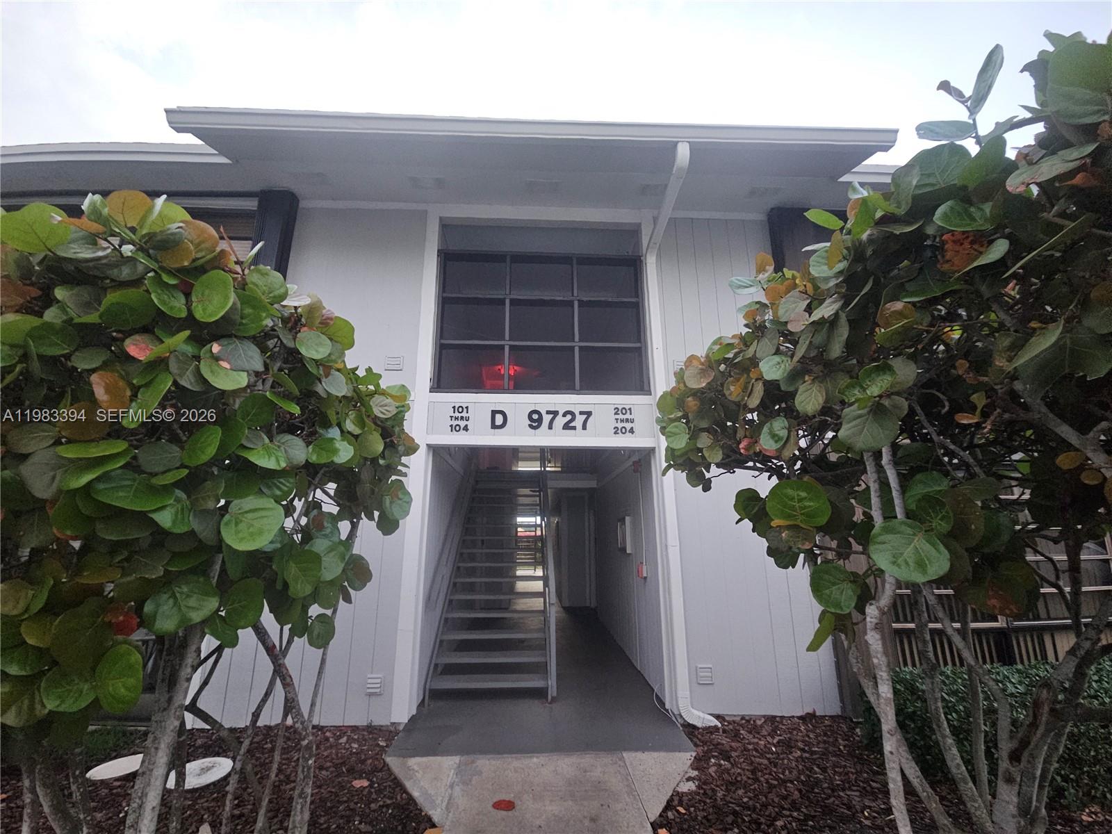 LAKEVIEW AT THE HAMMOCKS - Residential Lease