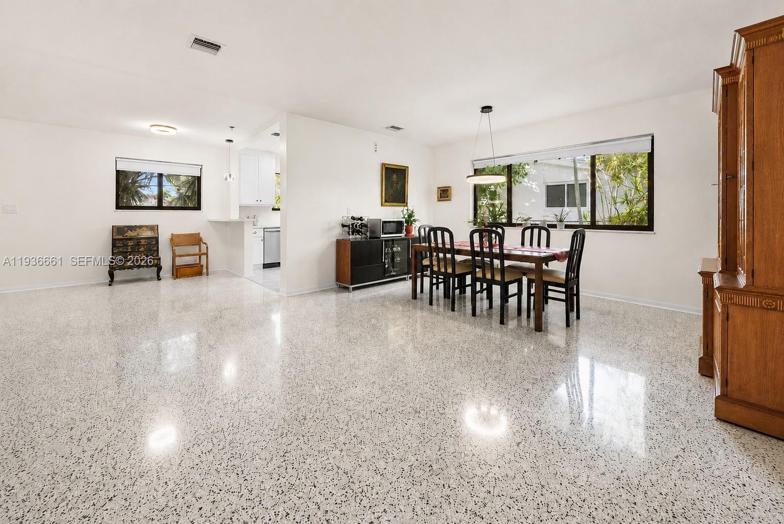TREASURE ISLAND - Residential