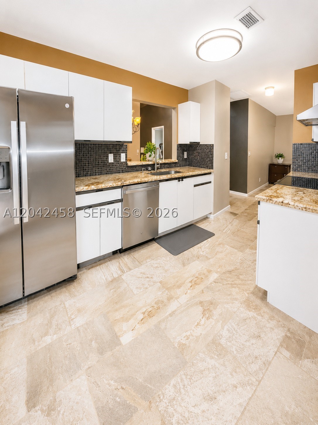BRIDGEWATER AT PLANTATION - Residential