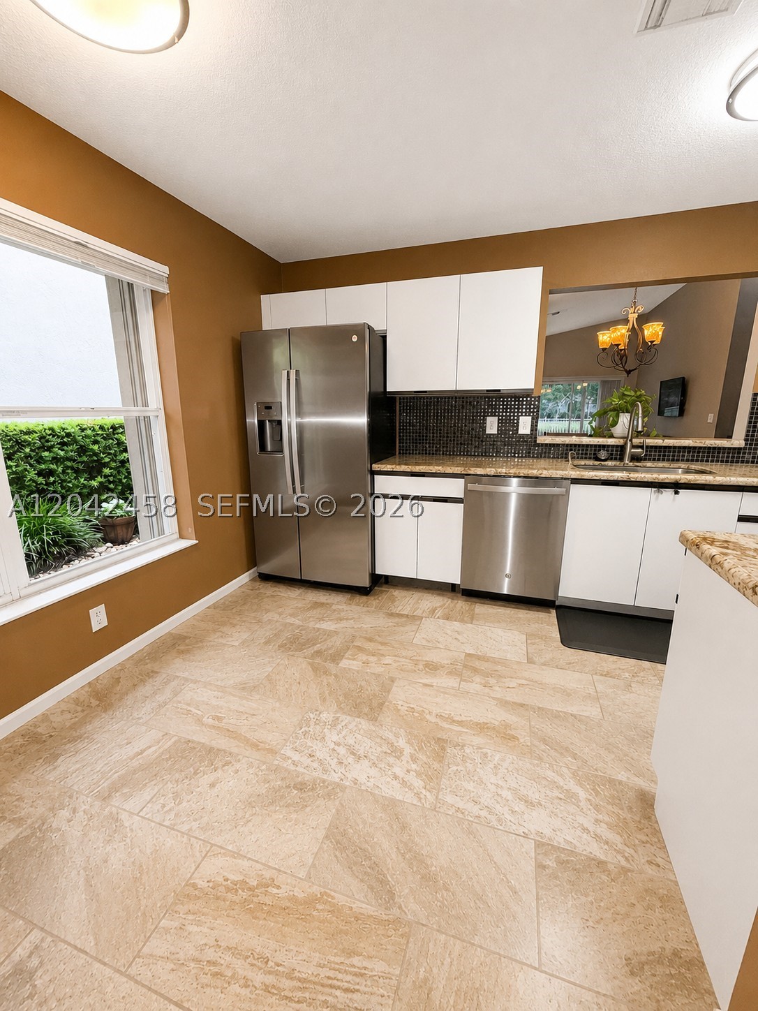 BRIDGEWATER AT PLANTATION - Residential