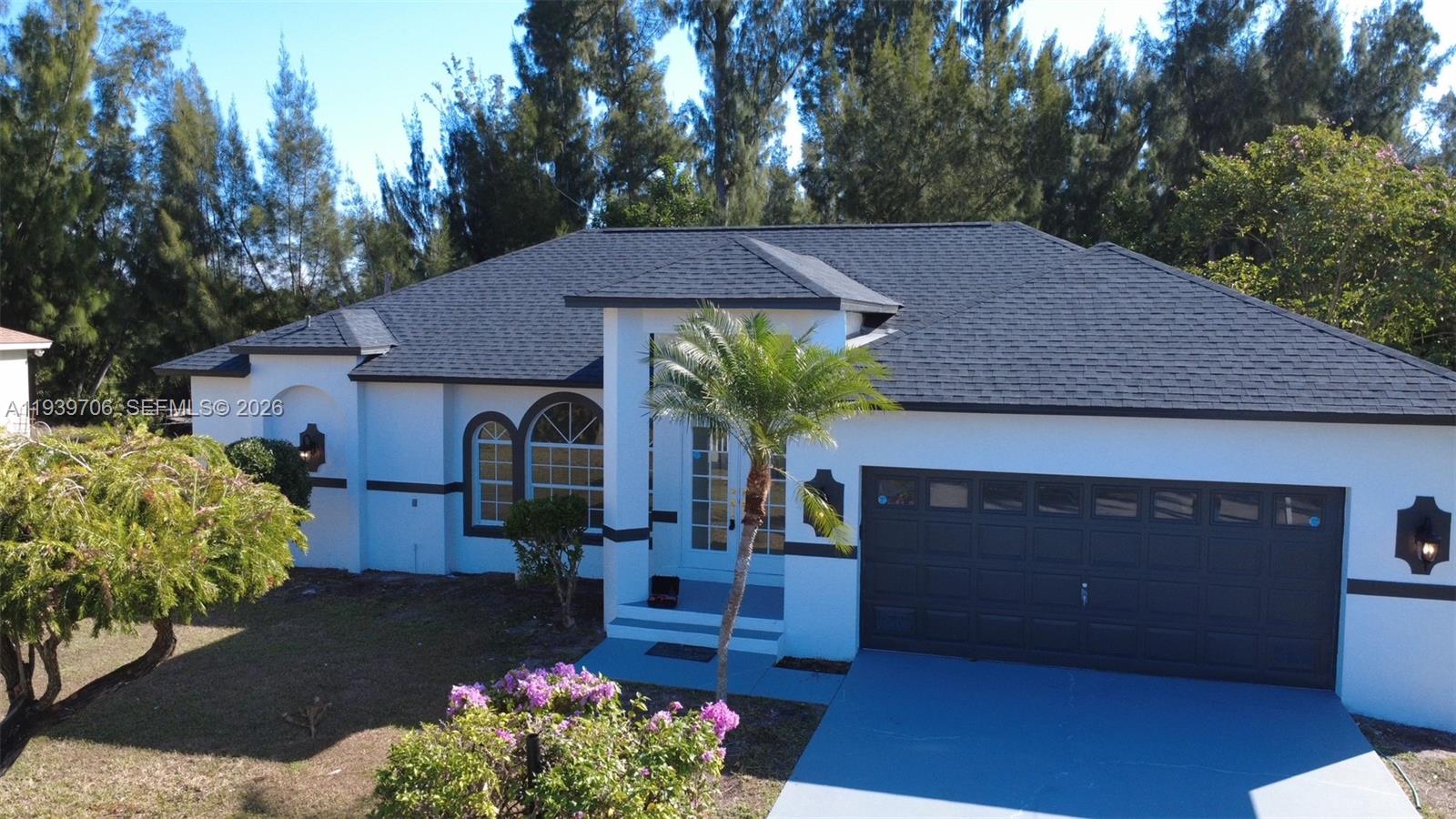 HAMPTON LAKES - Residential