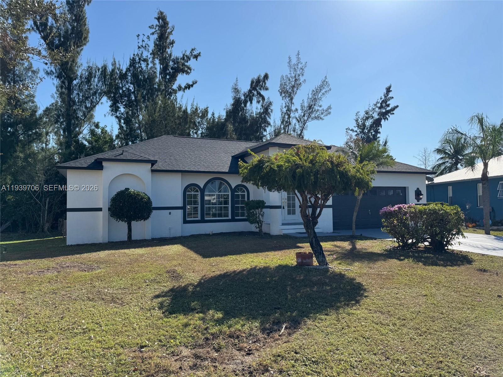 HAMPTON LAKES - Residential
