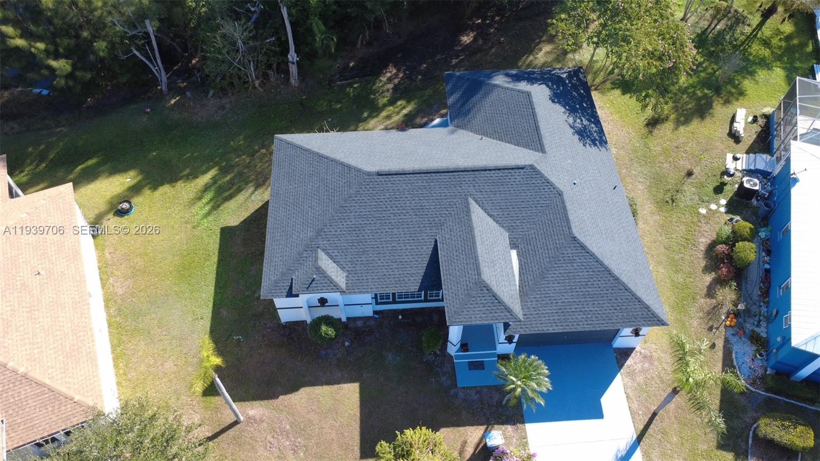 HAMPTON LAKES - Residential