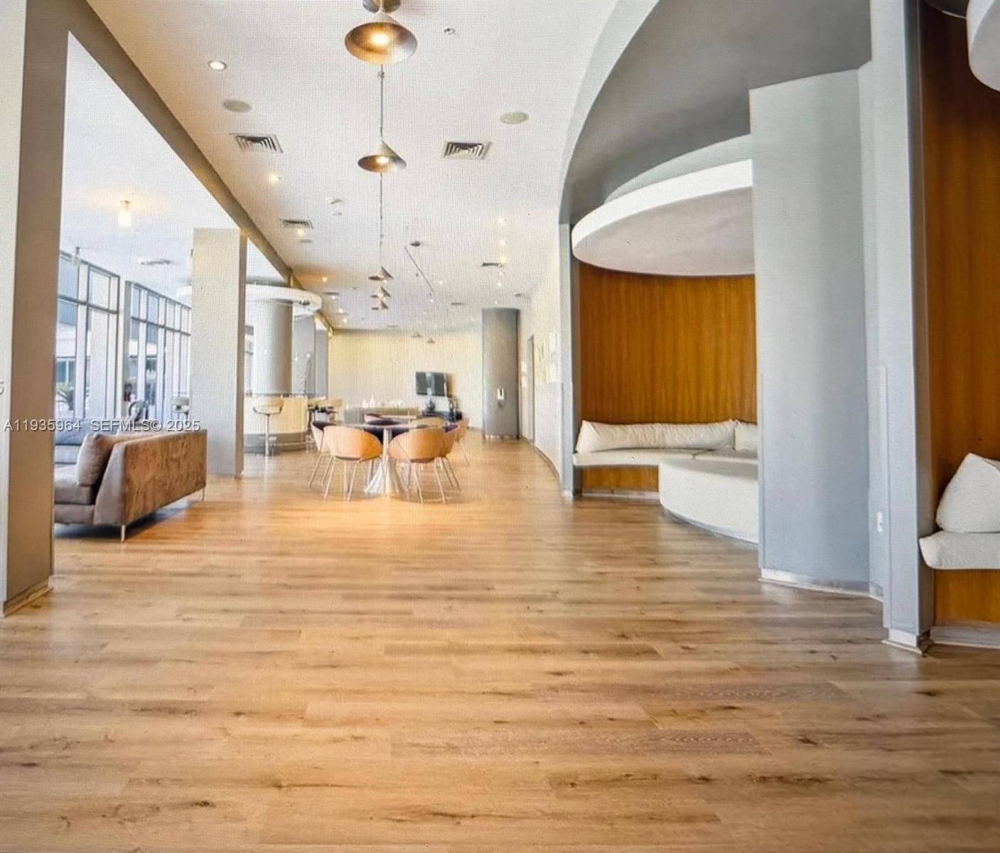 HARBOUR HOUSE - Residential
